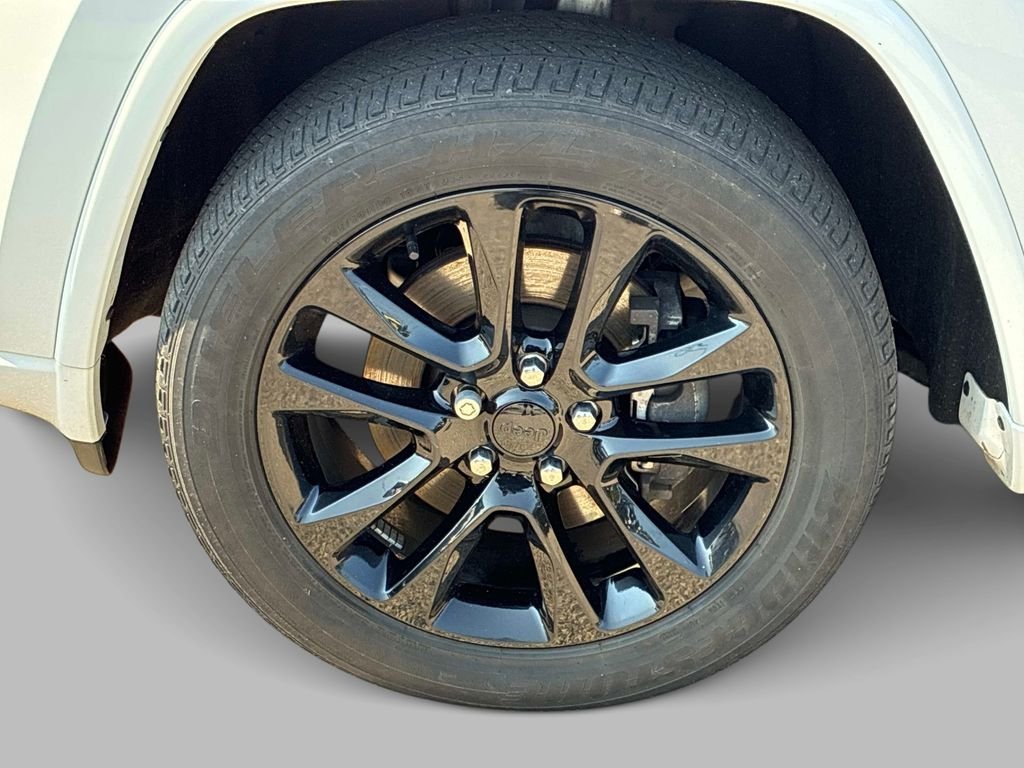 Used 2021 White Jeep Laredo X image 19