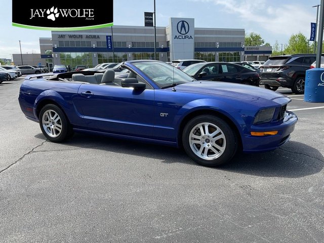 2005 Ford Mustang GT Premium