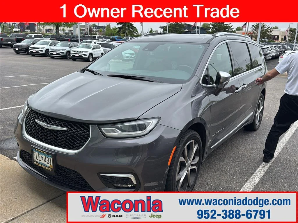2021 Chrysler Pacifica Pinnacle's photo