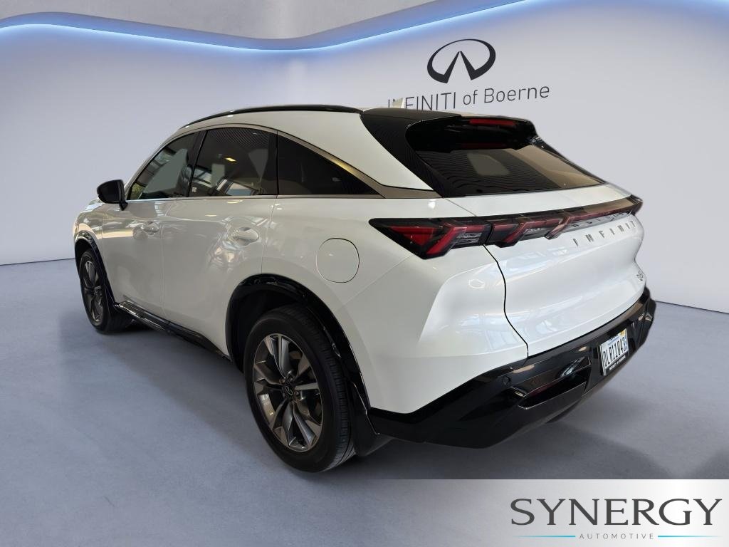 New 2027 RADIANT WHITE INFINITI Luxe AWD image 8