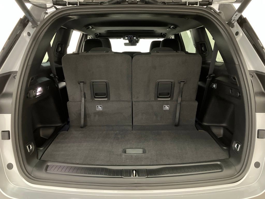 New 2026 Silver Zynith Exterior Paint Jeep Laredo X image 16