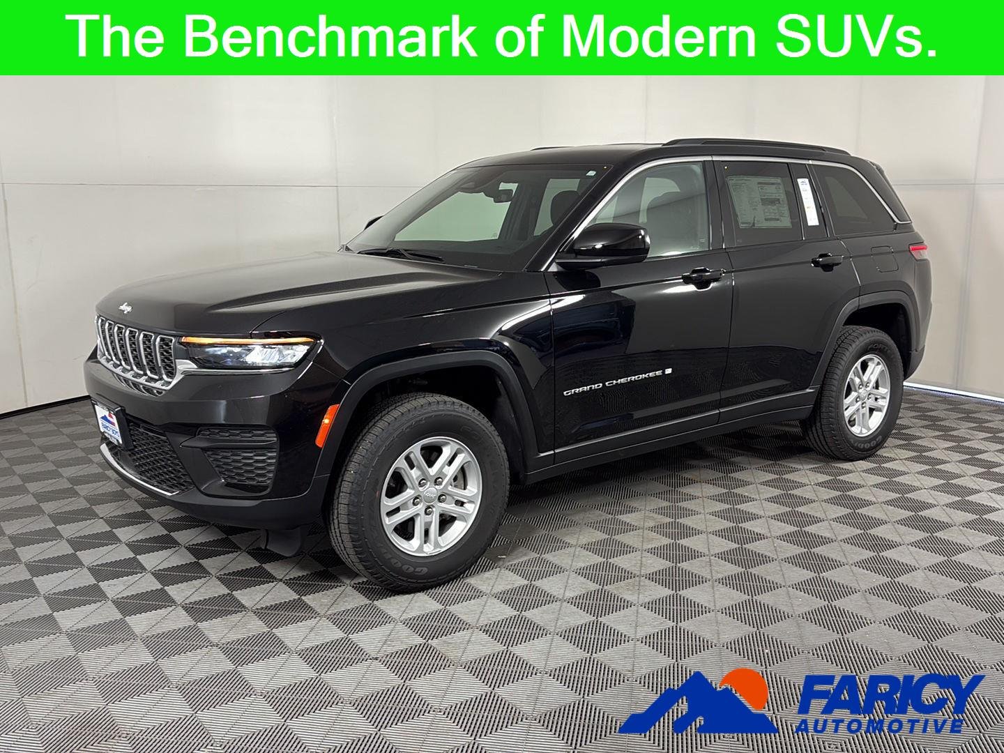 NEW 2025 JEEP GRAND CHEROKEE LAREDO 4X4