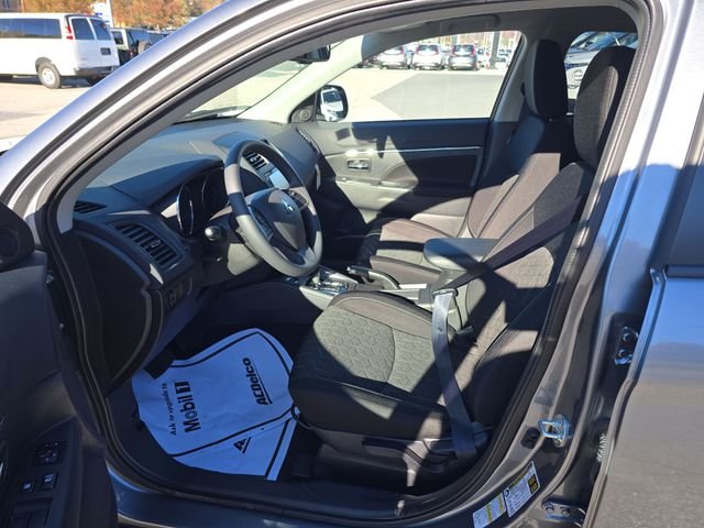 2025 Mitsubishi Outlander Sport ES - Photo 13
