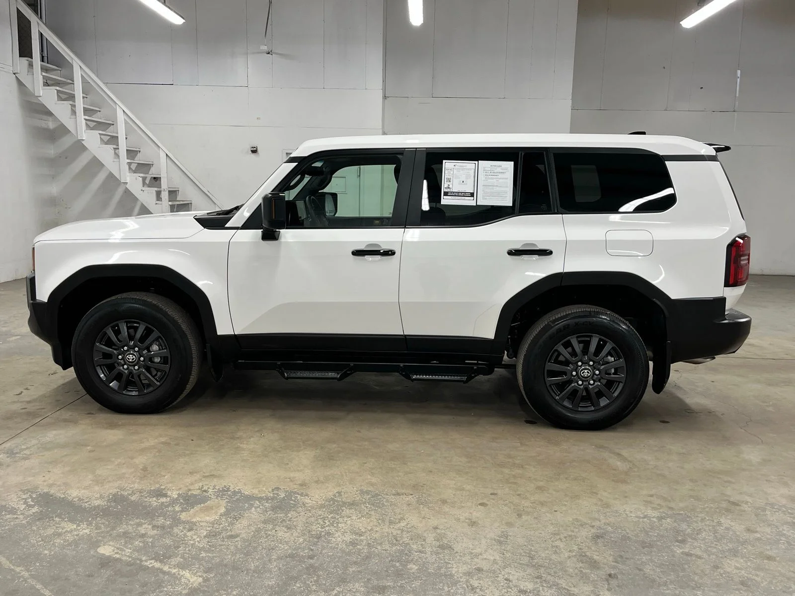 Used 2024 White Toyota 1958 image 5