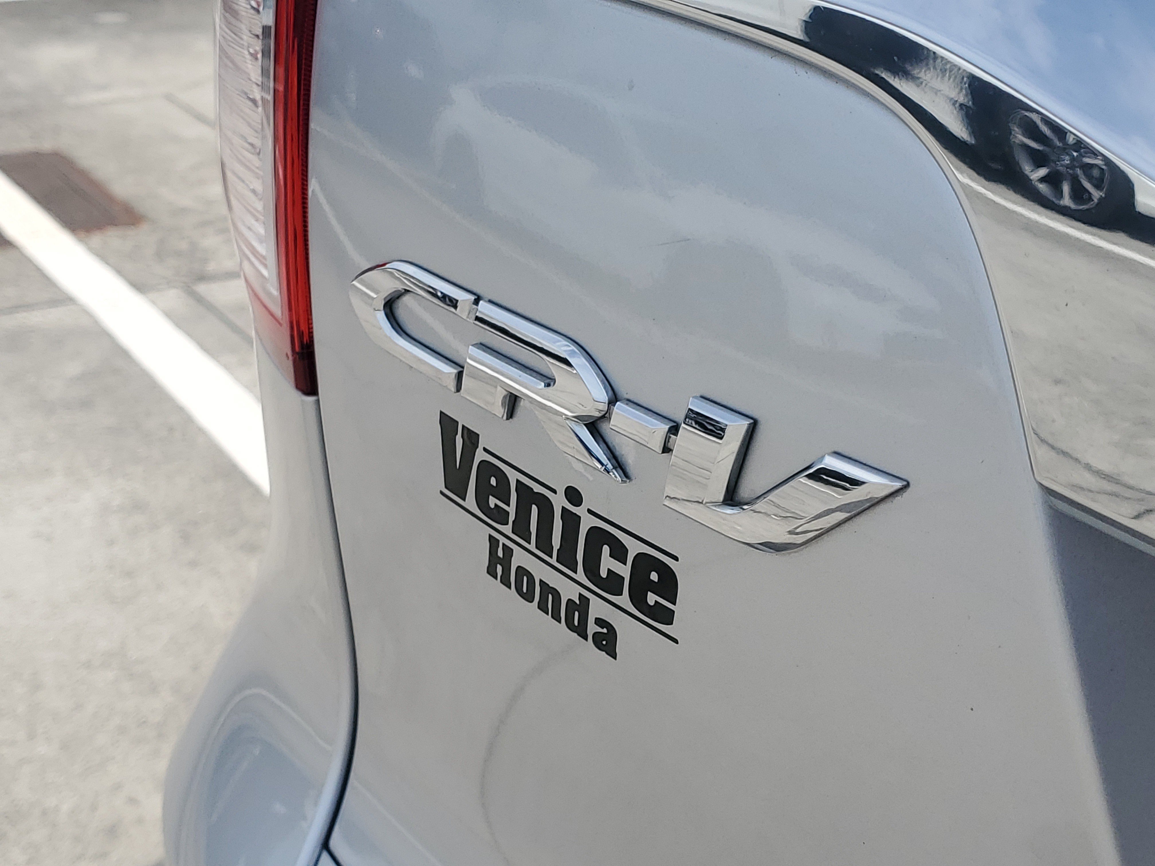 Used 2015 Silver Honda EX-L image 11