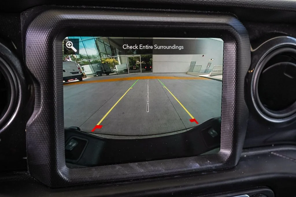 Used 2022 Gray Jeep Altitude image 21