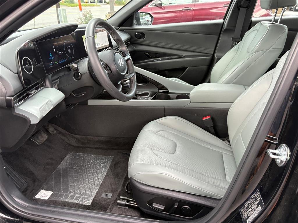 Certified Used 2025 Abyss Black Pearl Hyundai Limited image 16