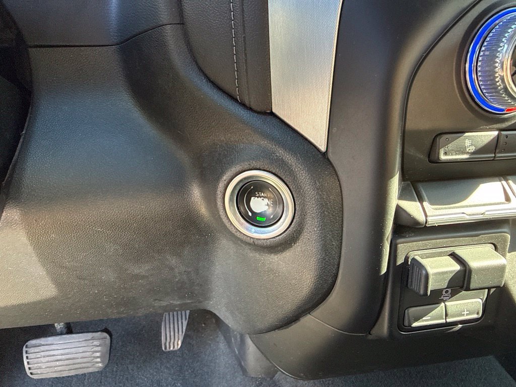 Used 2021 Silver GMC Elevation image 35
