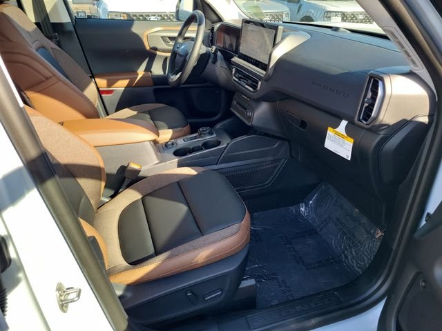 New 2026 Space White Metallic Ford Outer Banks® image 15