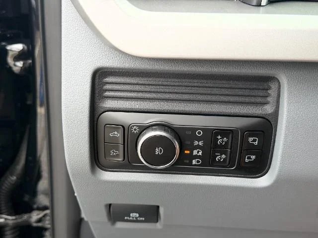 New 2027 Agate Black Metallic Ford F-250® XLT image 39