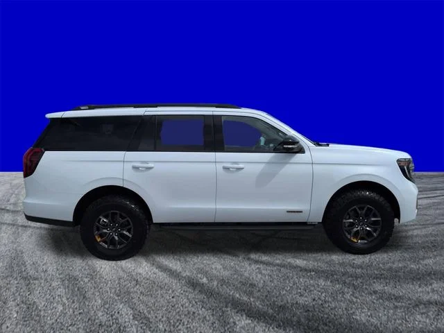 New 2026 Oxford White Ford Tremor® image 3