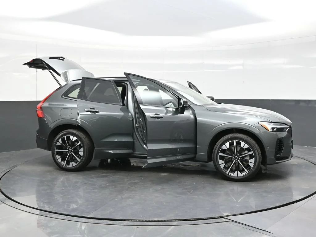 New 2027 Forest Lake Volvo T8 Plus image 42