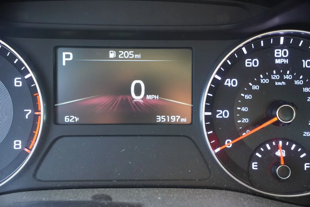 Used 2024 Snow White Pearl Kia LXS image 6