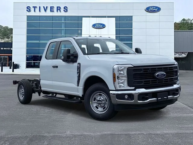 2026 Ford F-250 XL SuperCab 8' Box's photo