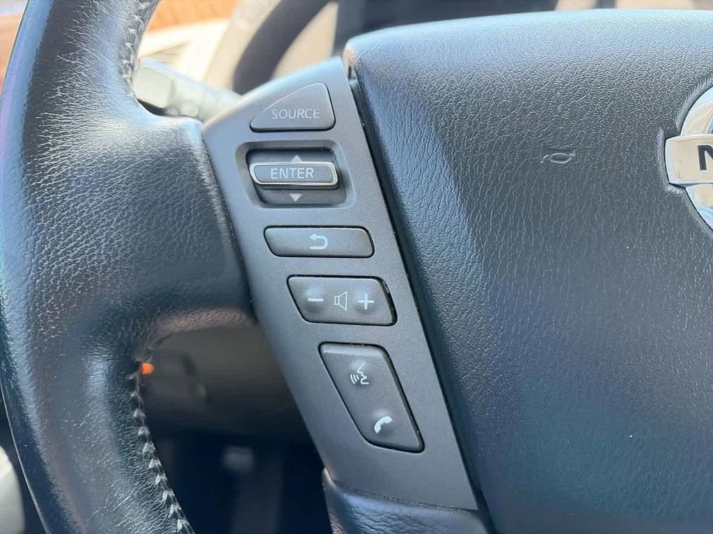 Used 2018 Silver Nissan SL image 25