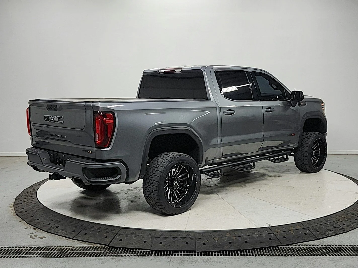 Used 2021 Gray GMC AT4 image 7
