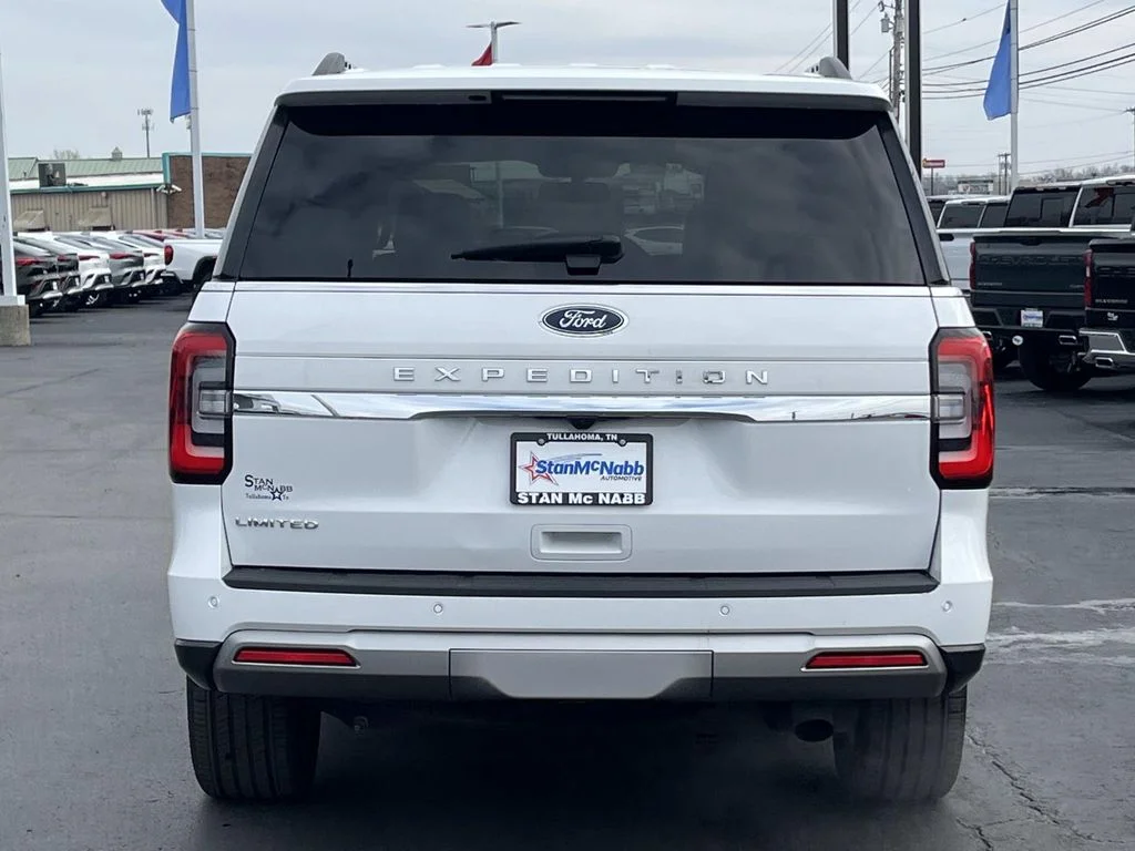 Used 2022 White Ford Limited image 6