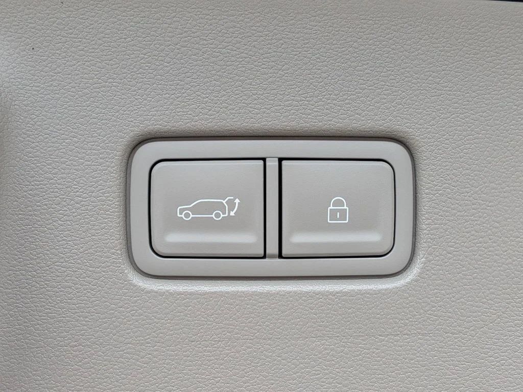 New 2026 Black Hyundai SEL Premium image 30