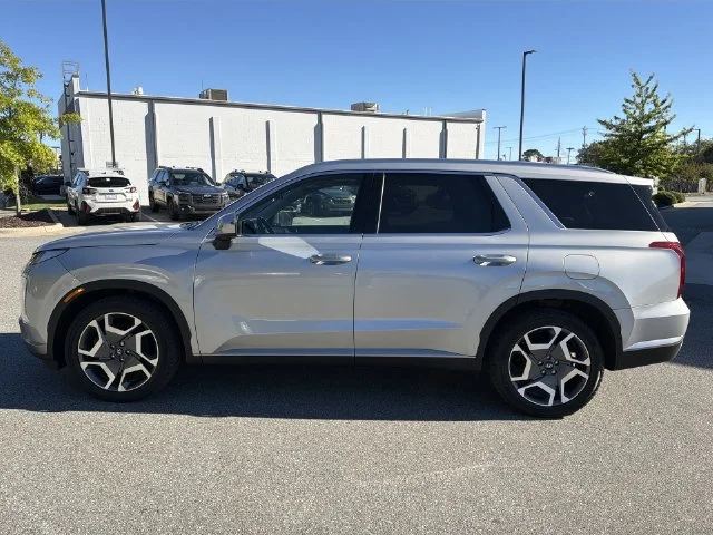 Used 2024 Silver Hyundai SEL image 10