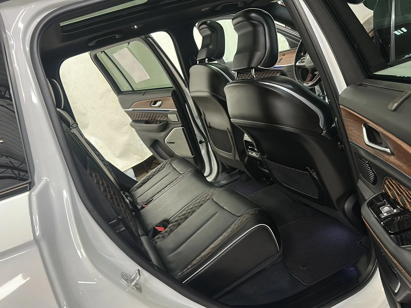 Used 2023 Bright White Clearcoat Jeep Summit image 31