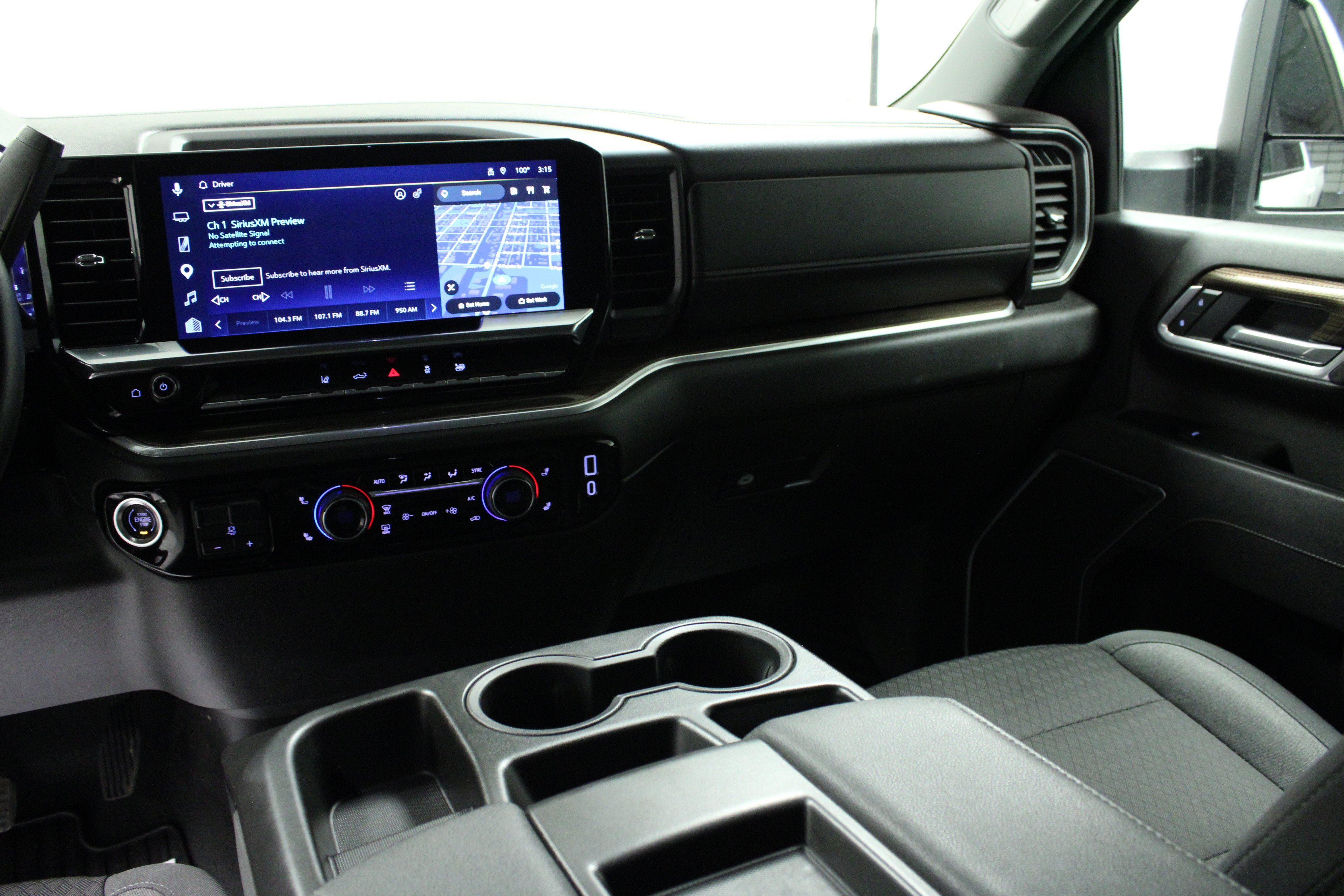 Used 2025 White Chevrolet LT image 19