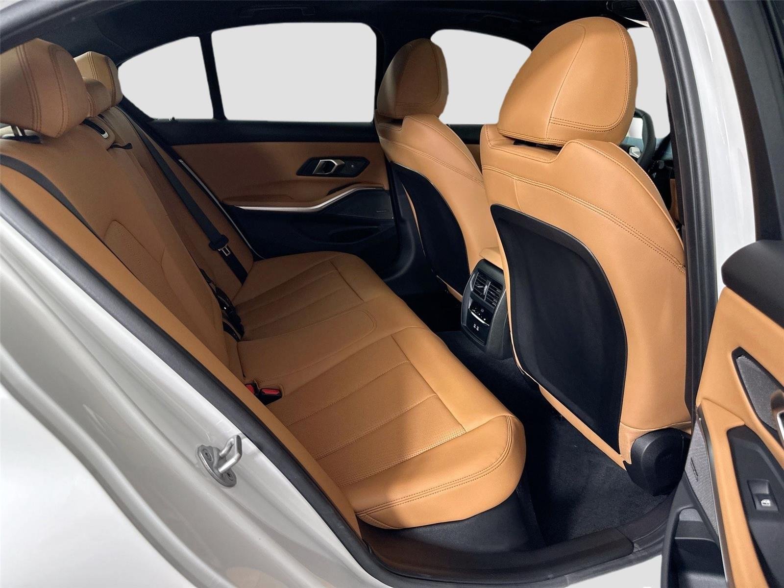 2025 BMW 3 Series 330i - Photo 48