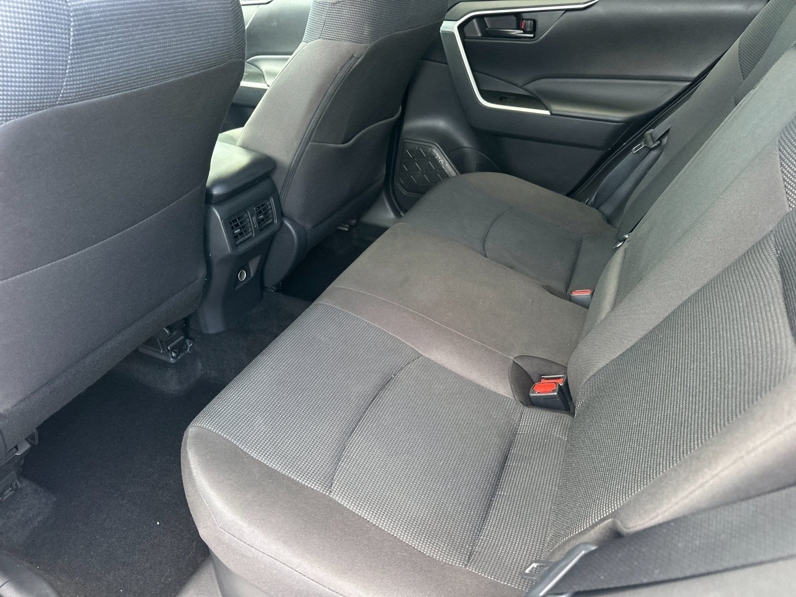 Used 2023 Ice Toyota LE image 11