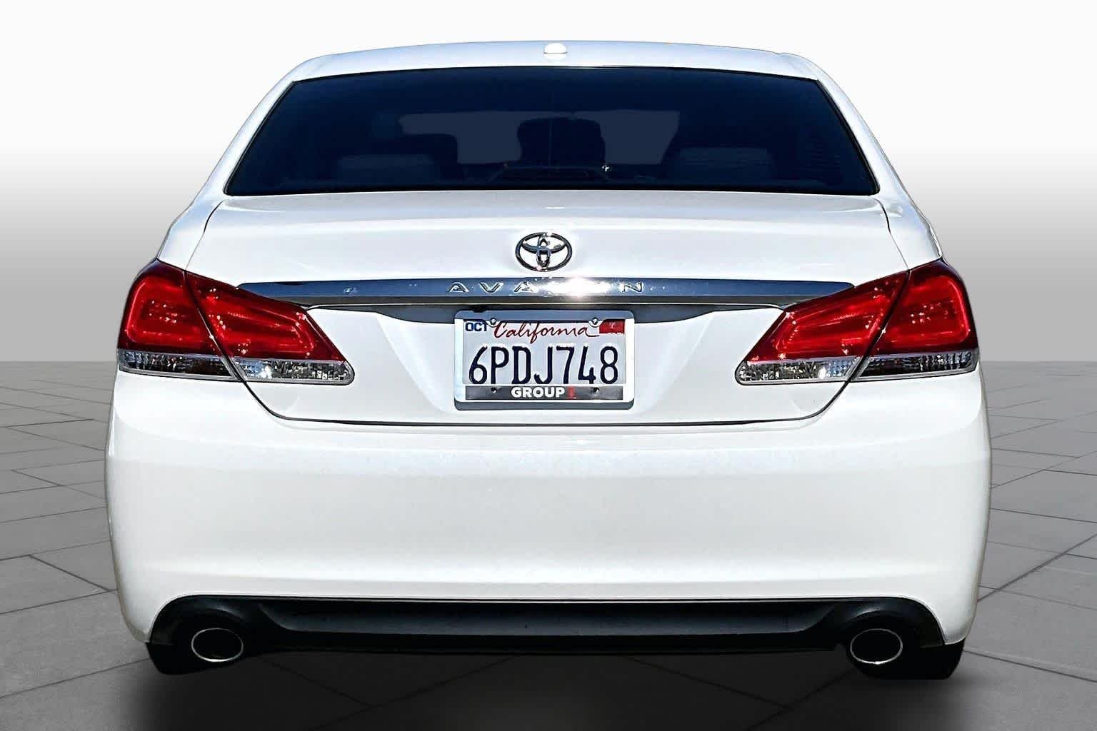 Pre-Owned 2011 Toyota Avalon Limited