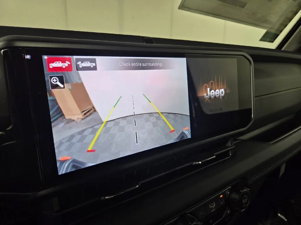 New 2026 Granite Crystal Metallic Clear-Coat Exterior Paint Jeep Mojave X image 11