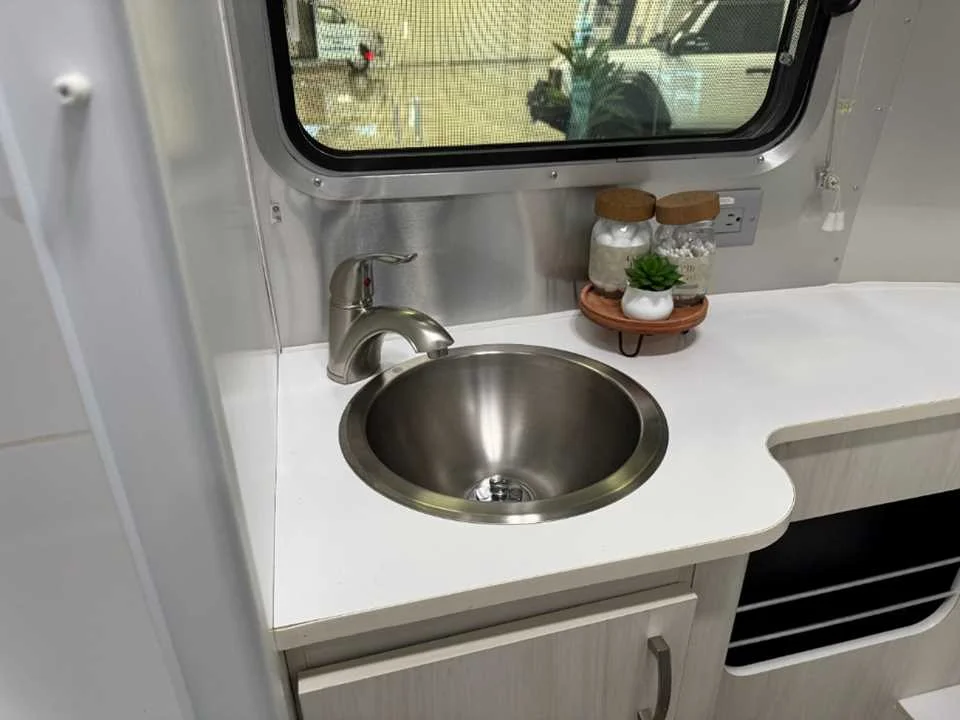 Used 2016 SILVER AIRSTREAM  image 28
