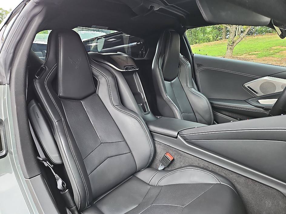 Used 2022 Hypersonic Gray Metallic Chevrolet 2LT image 11