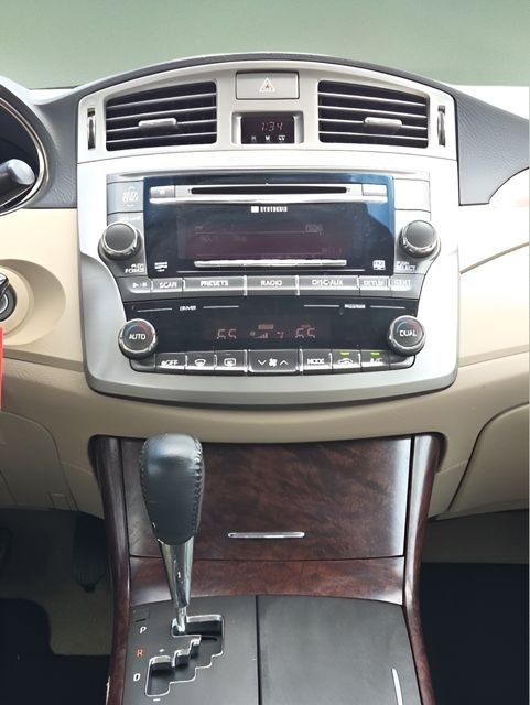 Used 2011 Red Toyota Base image 11