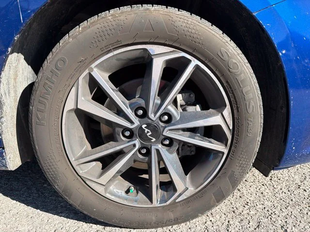 Used 2024 Blue Kia LXS image 12
