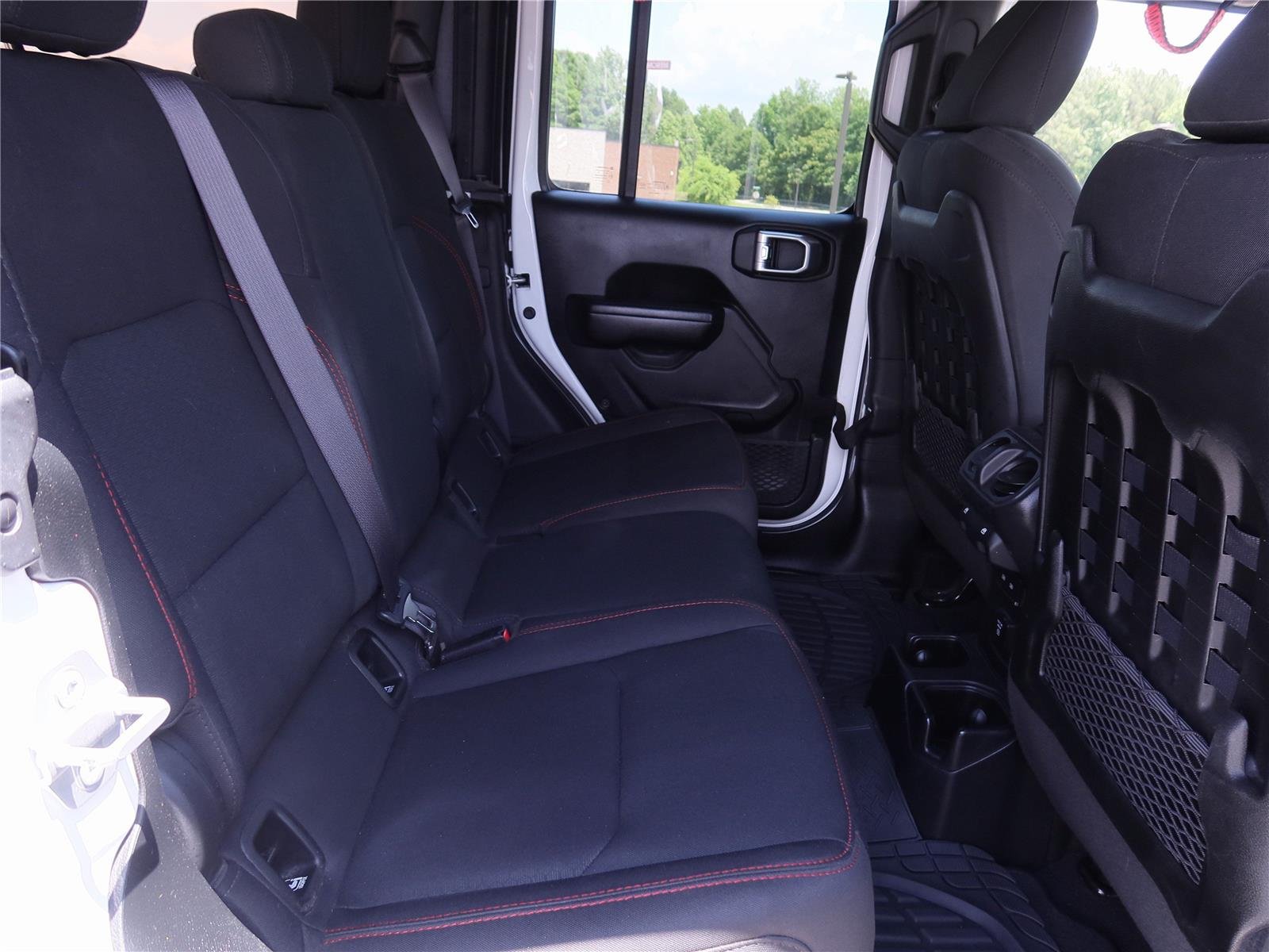 Used 2021 BRIGHT WHITE CLEARCOAT JEEP RUBICON image 8