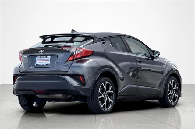 Certified Used 2018 Magnetic Gray Metallic Toyota XLE Premium image 5