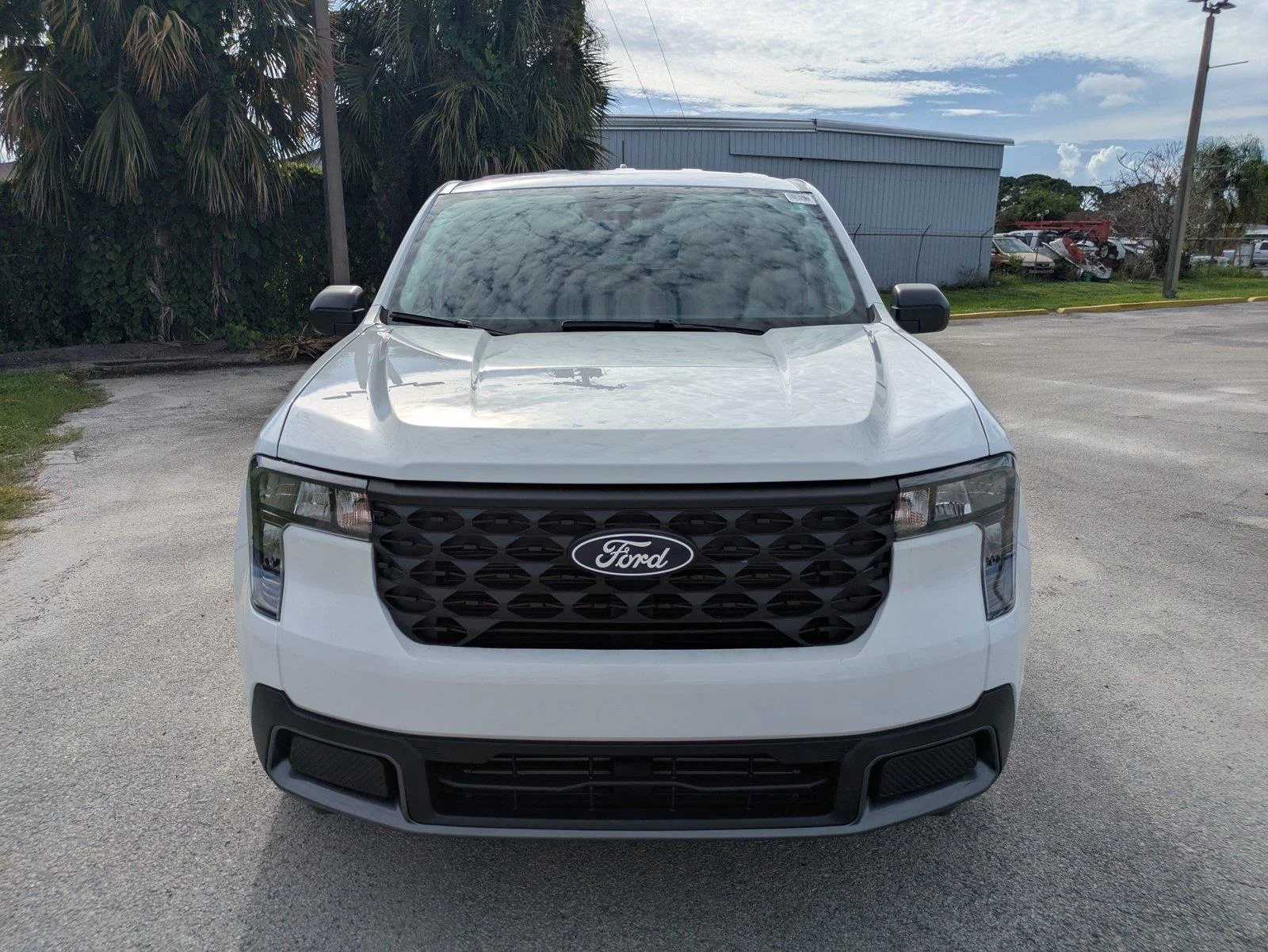 New 2026 Oxford White Ford XLT image 3