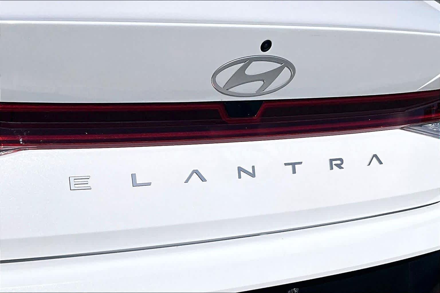 Used 2025 Serenity White Hyundai SEL Convenience image 10