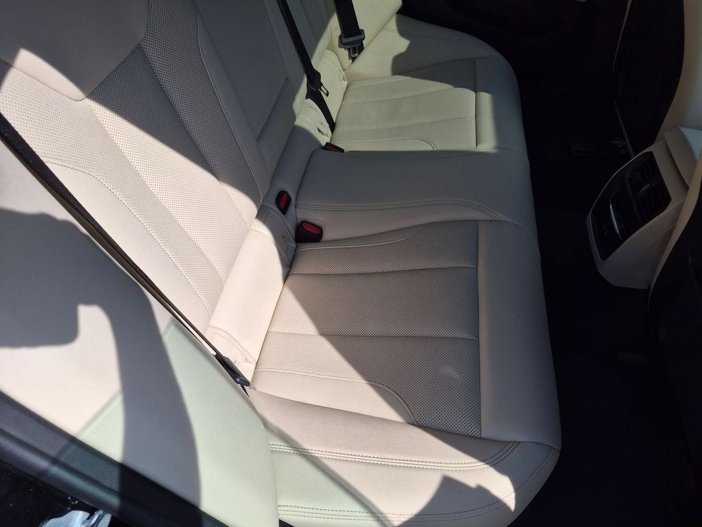 Used 2024 Black BMW M50 image 30