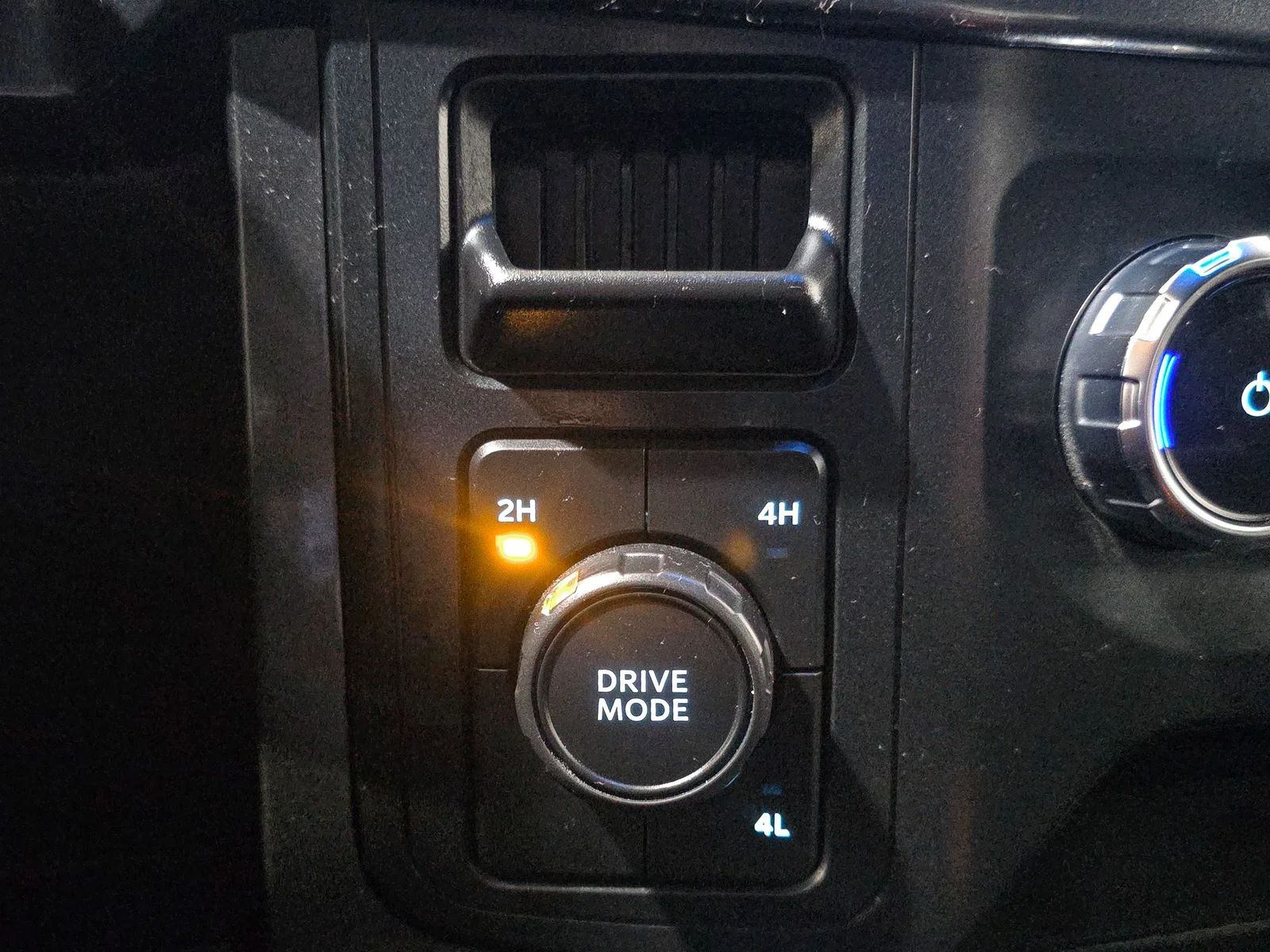 Used 2022 Silver Ford XLT image 29