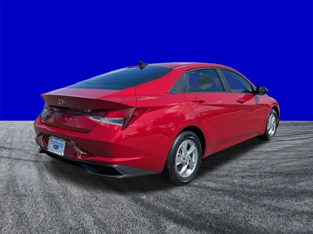 Certified Used 2022 Scarlet Red Hyundai SE image 4