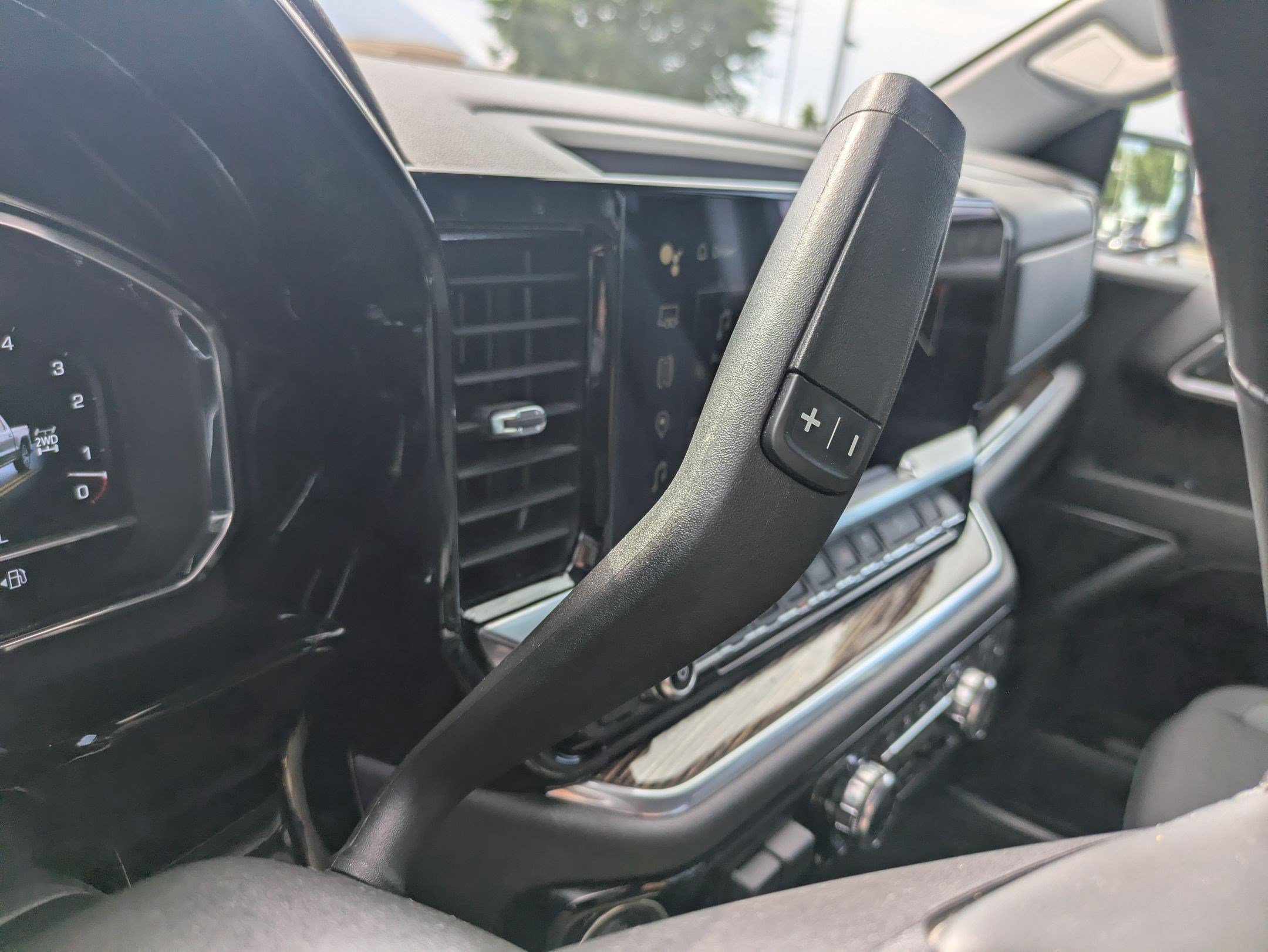Used 2024 Summit White GMC SLE image 26