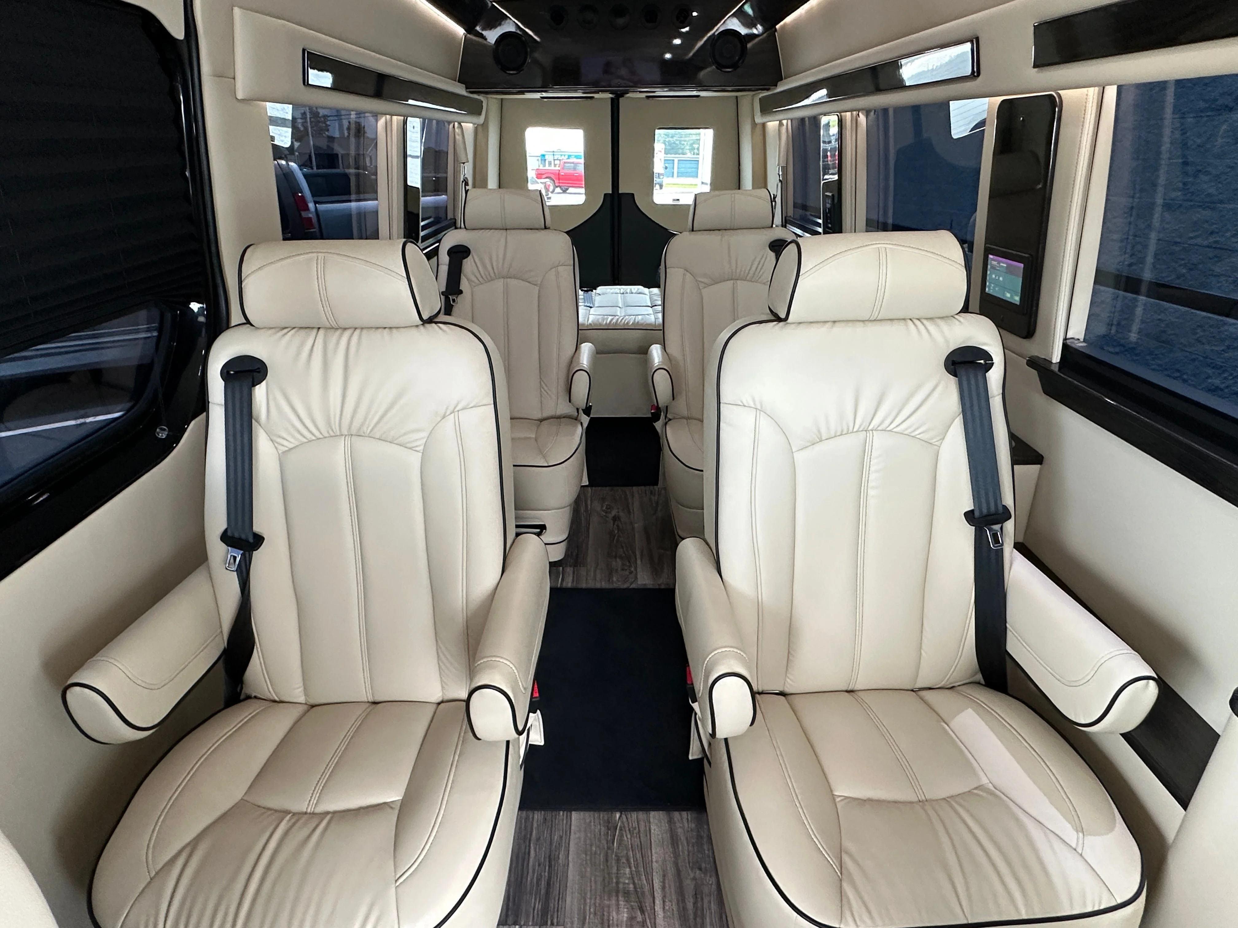 Used 2024 Obsidian Black Metallic Mercedes-Benz Midwest G55 Touring image 4