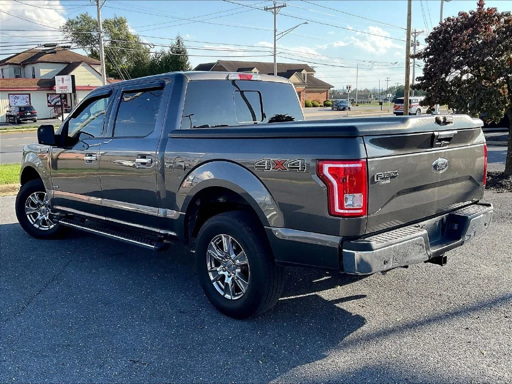 Used 2016 Gray Ford XLT image 3