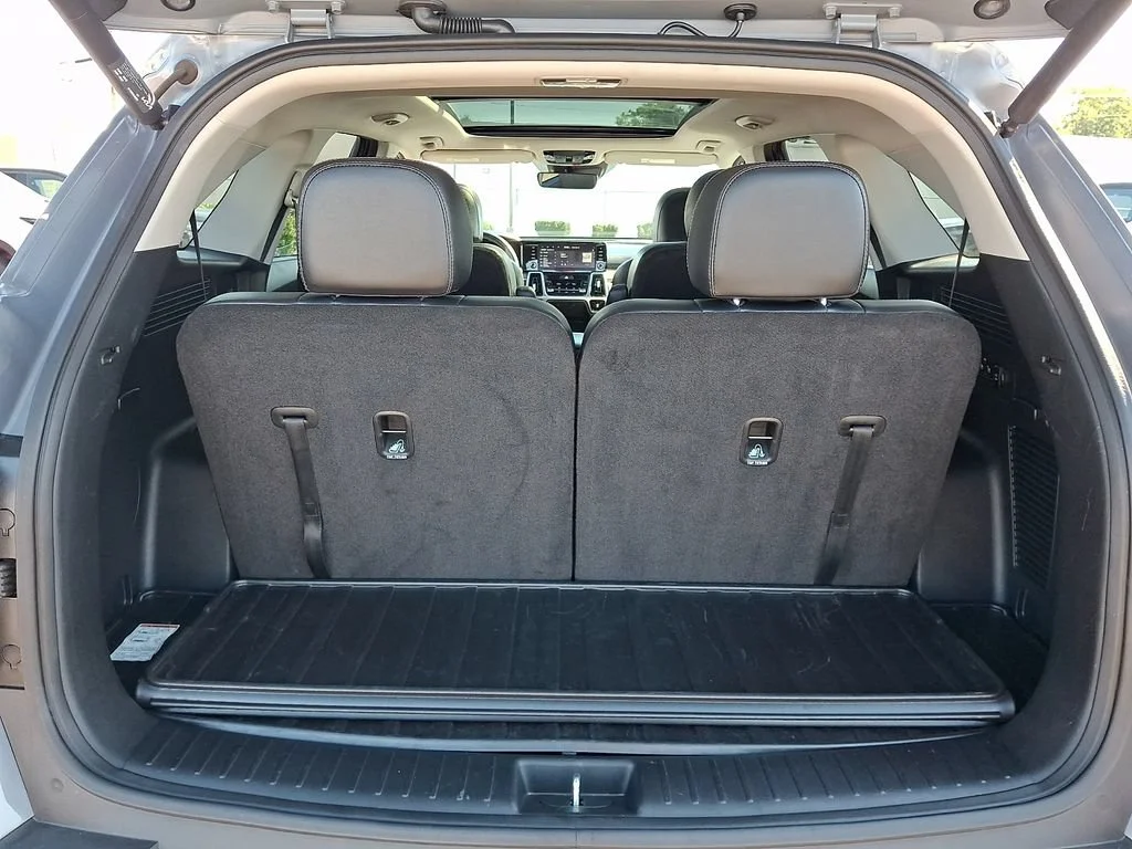 Used 2023 Silver Kia X-Line EX image 31