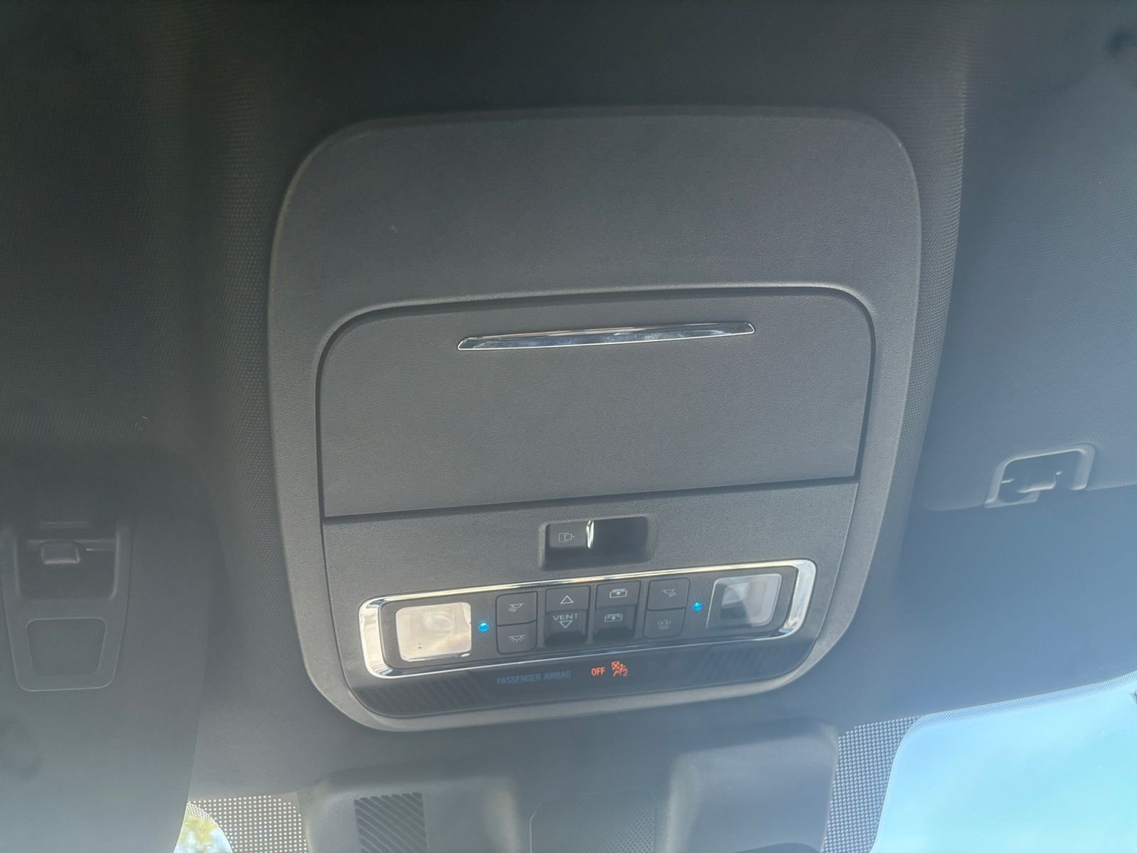Used 2022 Silver Ford Platinum image 29