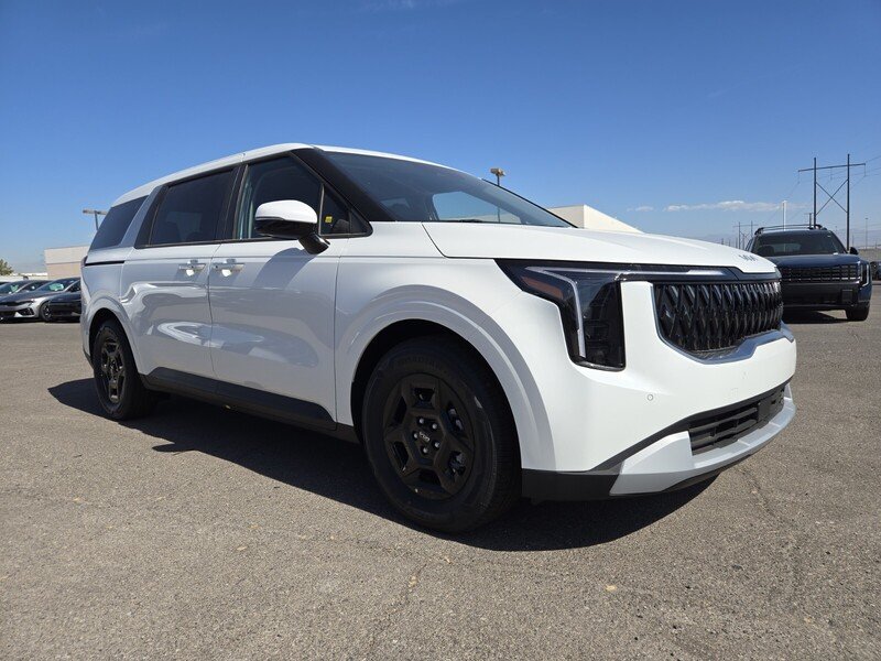New 2026 Snow White Pearl Kia LXS image 2