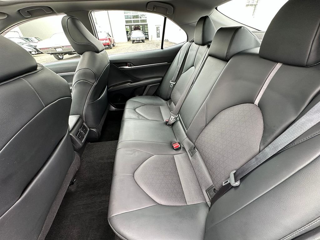 Used 2022  Toyota XSE image 17
