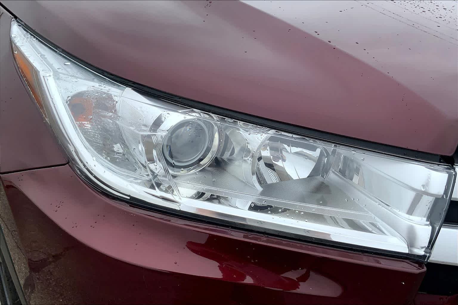 Used 2019 Ooh La La Rouge Mica Toyota LE image 22