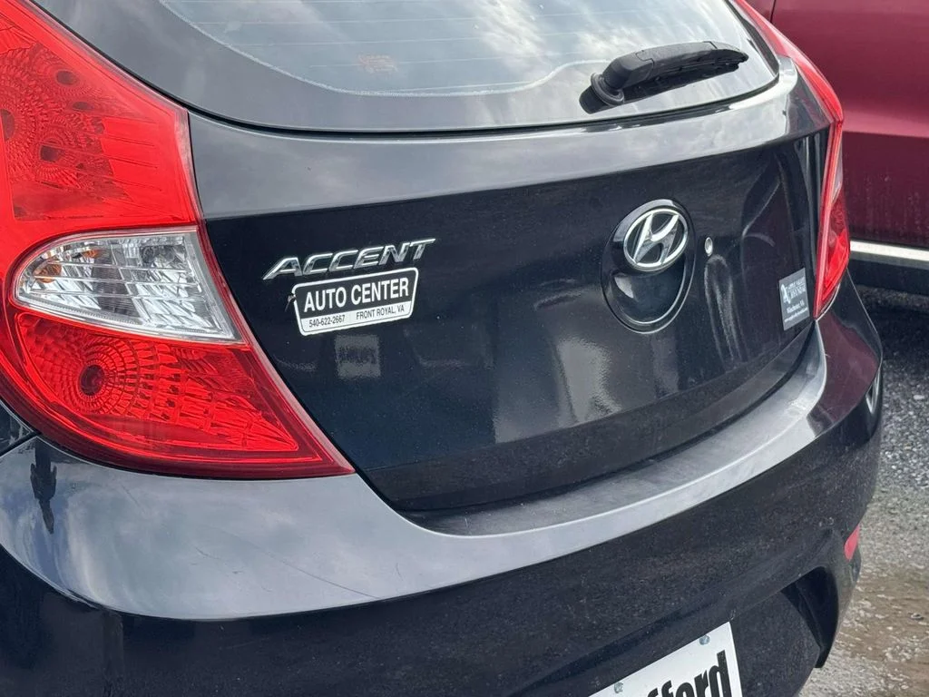 Used 2014 Black Hyundai GS image 9