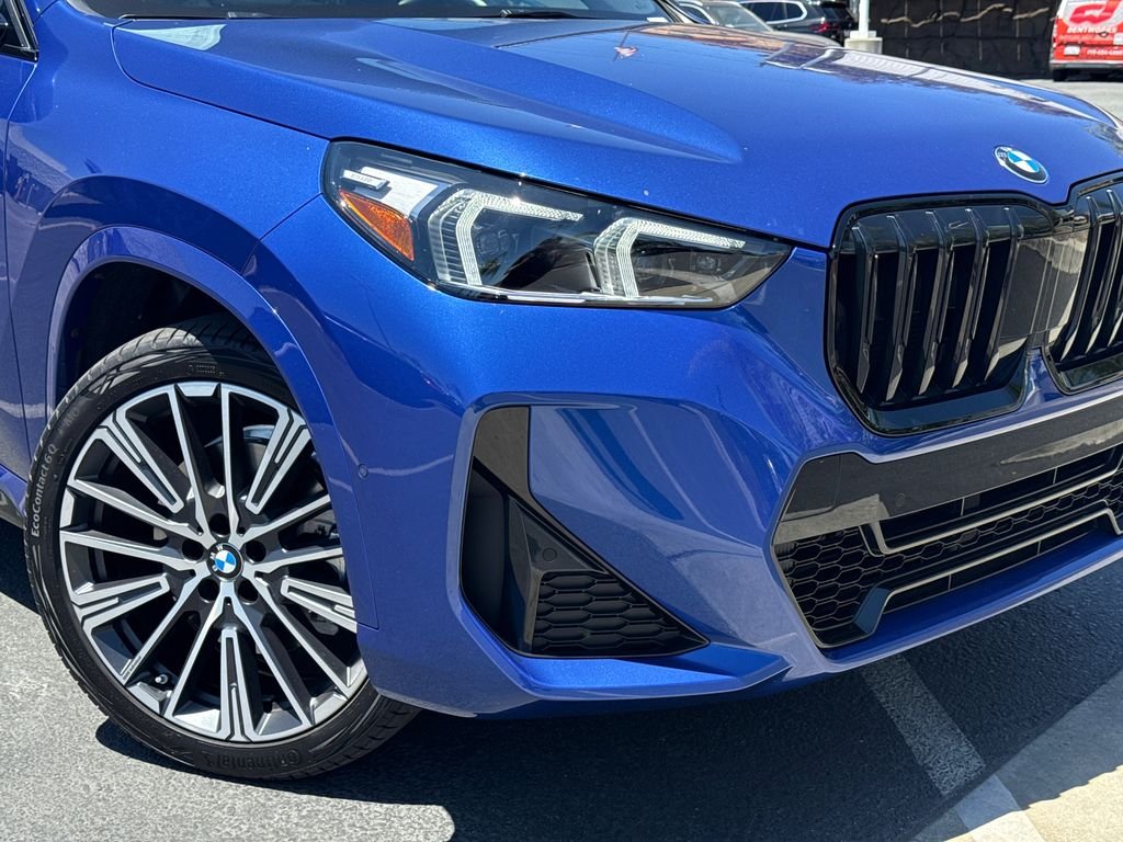 Used 2025 Blue BMW xDrive28i image 6